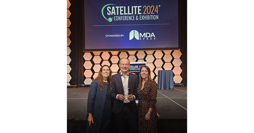  Jennifer Manner, SVP Regulatory Affairs, with Antonio Franchi, Head of Space for 5G and 6G Strategic Programme at ESA, and Isabelle Mauro, GSOA Director General, who accepted the award at SATELLITE 2024. 